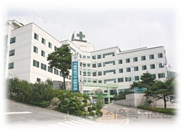 서울시립 은평병원은 정신과적 증상과 정신병동에서 환자와 직원의 안전을 위협하는 실제 위기상황 사례를 제시하고 ‘고객 중심 정신간호 매뉴얼’을 공공병원 최초로 발간했다