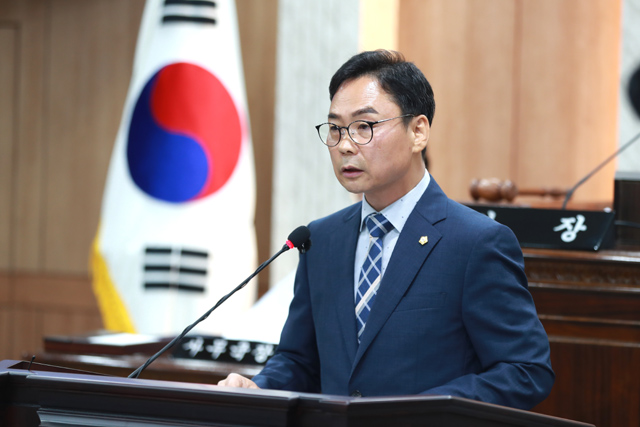 홍성군의회 문병오 행정복지위원장 5분 발언 모습