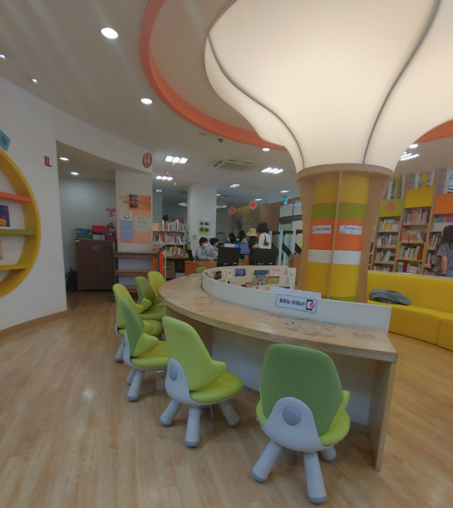 구립 송파어린이도서관의 독서환경을 개선했다