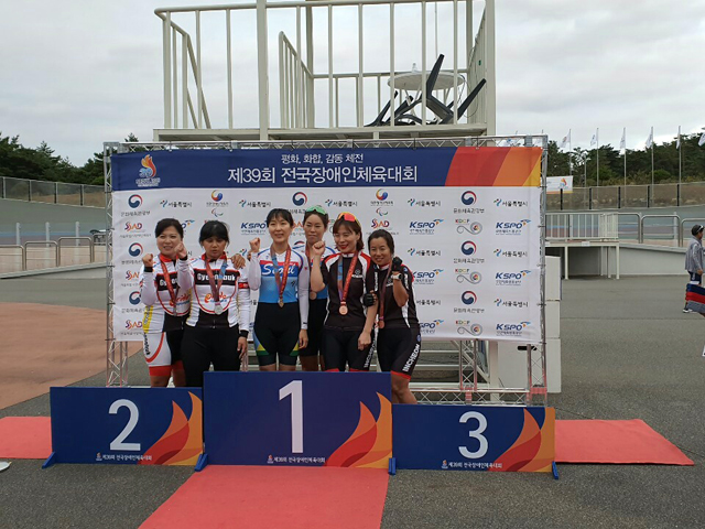 동대문구청 직원 김지영이 전국장애인체전 사이클 경기에서 금메달을 획득했다