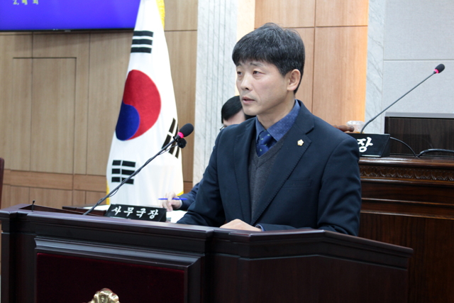 5분 발언 중인 홍성군의회 이병희 의원                                           장대근 기자 사진