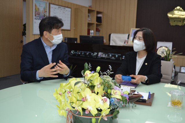 ▲ 김현훈 회장은 서초구민 복지 증진을 위해 복지시설과의 더욱 긴밀한 협력을 당부했다