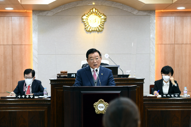 김석환 홍성군수 내년도 군정운영 방향을 밝히고 있다