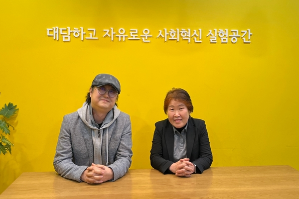 은평마을방송협동조합 황인수 국장(왼쪽)과 송지우 대표(오른쪽)은 은평구를 비롯한 서울의 이야기를 기록하며 중계하는 역할을 톡톡히 해내고 있다
