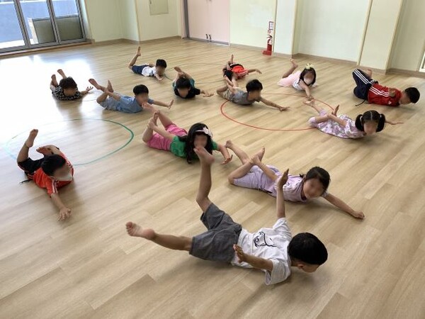 신체활동 프로그램 참여하고 있는 구로 어린이들 모습