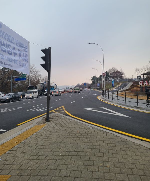강동구, 암사정수센터 사거리 도로공사로 차량정체 개선