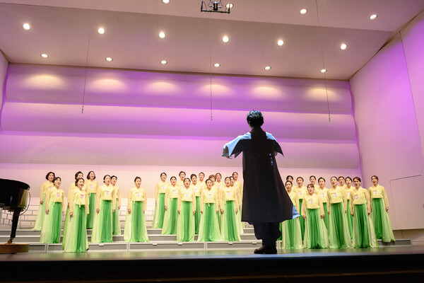 지난해 11월 양천구립합창단 정기연주회에서 공연중인 모습